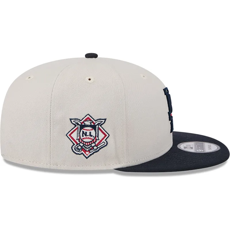 beige-und-marineblaue-flache-snapback-kappe-9fifty-4th-of-july-der-los-angeles-dodgers-mlb-von-new-era