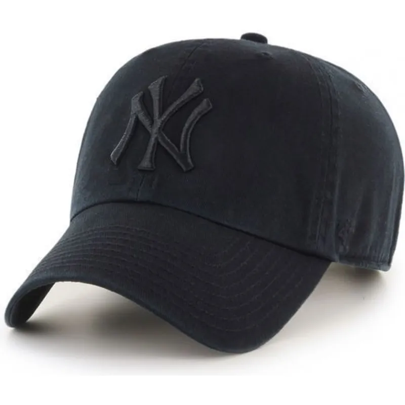 morksvart-kurvad-keps-med-svart-new-york-yankees-mlb-clean-up-logotyp-fran-47-brand
