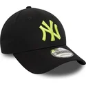cepice-zaoblena-cerna-nastavitelny-9forty-league-essential-new-york-yankees-mlb-new-era