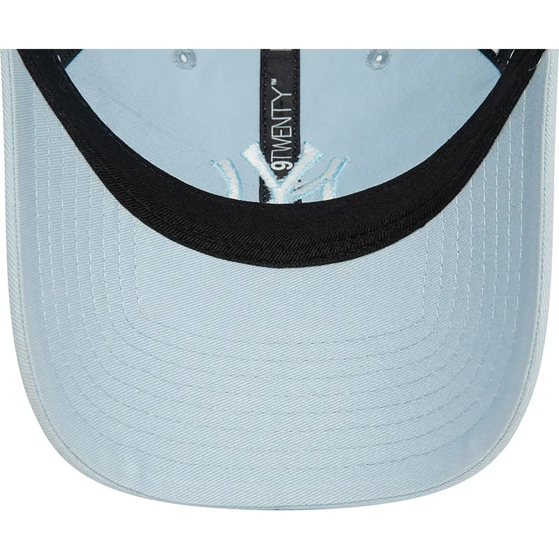 hellblaue-verstellbare-curved-cap-mit-blauem-logo-9twenty-league-essential-der-new-york-yankees-mlb-von-new-era