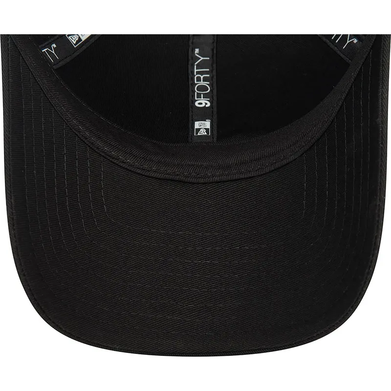 cepice-zaoblena-cerna-nastavitelny-9forty-metallic-pin-chicago-bulls-nba-new-era cepice-zaoblena-cerna-nastavitelny-9forty-metallic-pin-chicago-bulls-nba-new-era