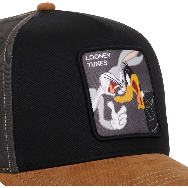 schwarze-und-braune-gebogene-snapback-kappe-bugs-bunny-und-daffy-duck-loo10-bad-looney-tunes-von-capslab