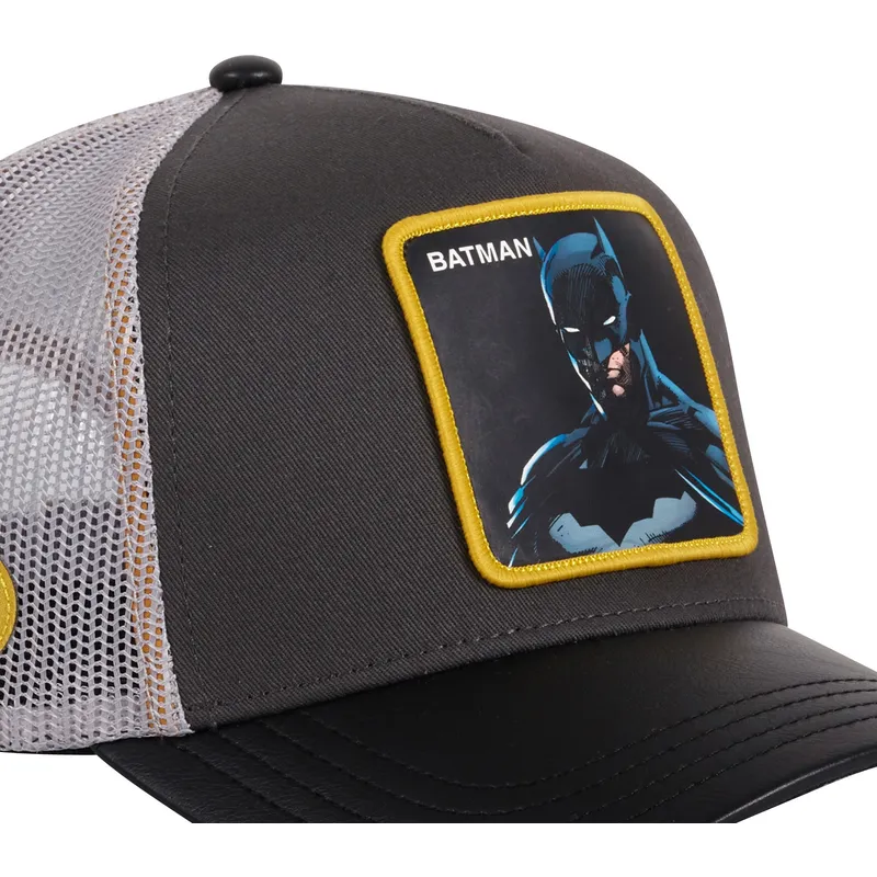 trucker-cap-schwarz-und-grau-batman-rev-dc-comics-von-capslab