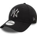 schwarze-verstellbare-9forty-seasonal-infill-kappe-der-new-york-yankees-mlb-von-new-era