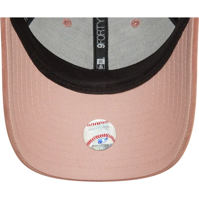 cepice-zaoblena-ruzova-nastavitelny-9forty-velour-diamante-new-york-yankees-mlb-new-era