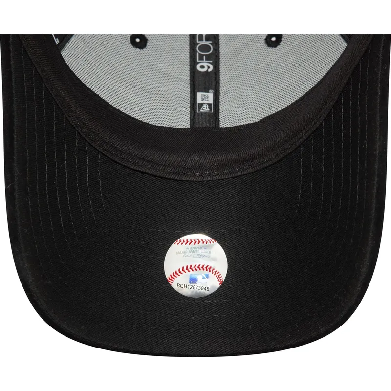 cepice-zaoblena-cerna-nastavitelny-9forty-velour-diamante-new-york-yankees-mlb-new-era cepice-zaoblena-cerna-nastavitelny-9forty-velour-diamante-new-york-yankees-mlb-new-era