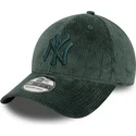 grune-anpassbare-kappe-mit-gebogenem-schirm-und-grunem-logo-39fifty-cord-der-new-york-yankees-mlb-von-new-era