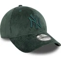 grune-anpassbare-kappe-mit-gebogenem-schirm-und-grunem-logo-39fifty-cord-der-new-york-yankees-mlb-von-new-era