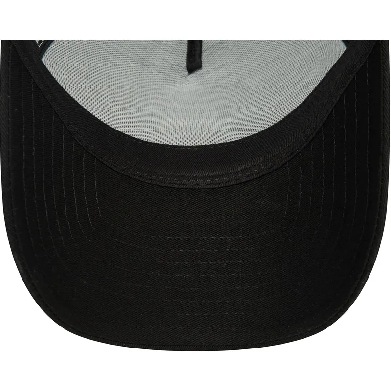 schwarze-snapback-kappe-mit-gebogenem-schirm-und-schwarzem-logo-9forty-e-frame-monochrome-der-chicago-bulls-nba-von-new-era