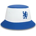 bucket-in-weiss-und-blau-colour-block-von-manchester-united-football-club-premier-league-von-new-era