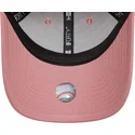 rosa-verstellbare-curved-cap-mit-rosa-logo-9forty-league-essential-der-new-york-yankees-mlb-von-new-era