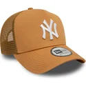 new-era-mlb-new-york-yankees-9forty-a-frame-league-essential-hellbraune-trucker-cap