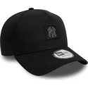 new-era-mlb-new-york-yankees-9forty-a-frame-snapback-kappe-mit-gebogenem-schirm-und-metallic-patch-in-schwarz