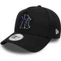 cepice-zaoblena-cerna-snapback-9forty-a-frame-world-series-patch-new-york-yankees-mlb-new-era