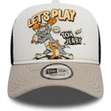 weisse-beige-und-schwarze-9forty-a-frame-trucker-kappe-von-tom-und-jerry-looney-tunes-von-new-era
