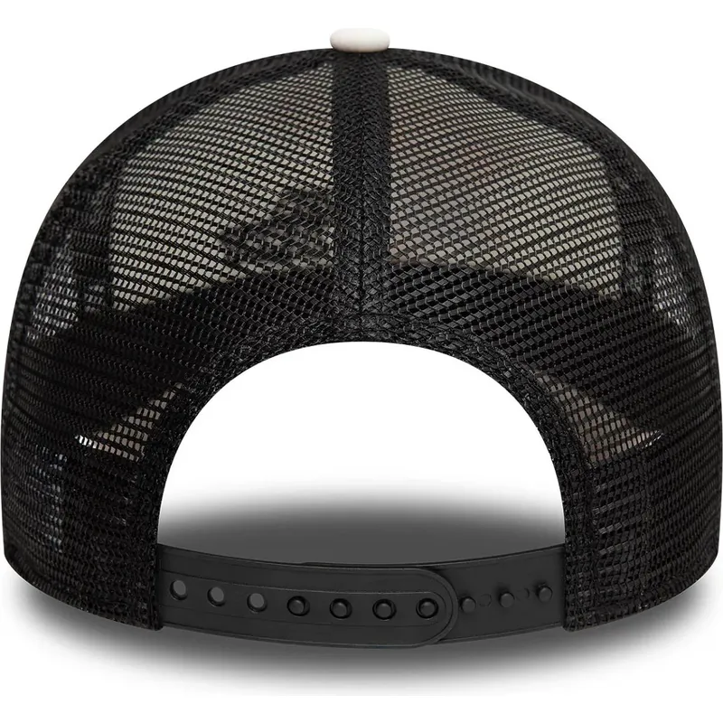 weisse-beige-und-schwarze-9forty-a-frame-trucker-kappe-tom-und-jerry-looney-tunes-von-new-era