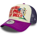 beige-und-violette-trucker-kappe-9forty-a-frame-graphic-stand-tall-talk-small-play-ball-von-new-era