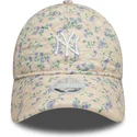 beige-justerbar-bojd-keps-for-kvinnor-9twenty-floral-quilt-new-york-yankees-mlb-fran-new-era