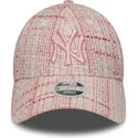 verstellbare-rosa-damenkappe-mit-gebogenem-schirm-und-rosa-logo-9forty-tweed-der-new-york-yankees-mlb-von-new-era