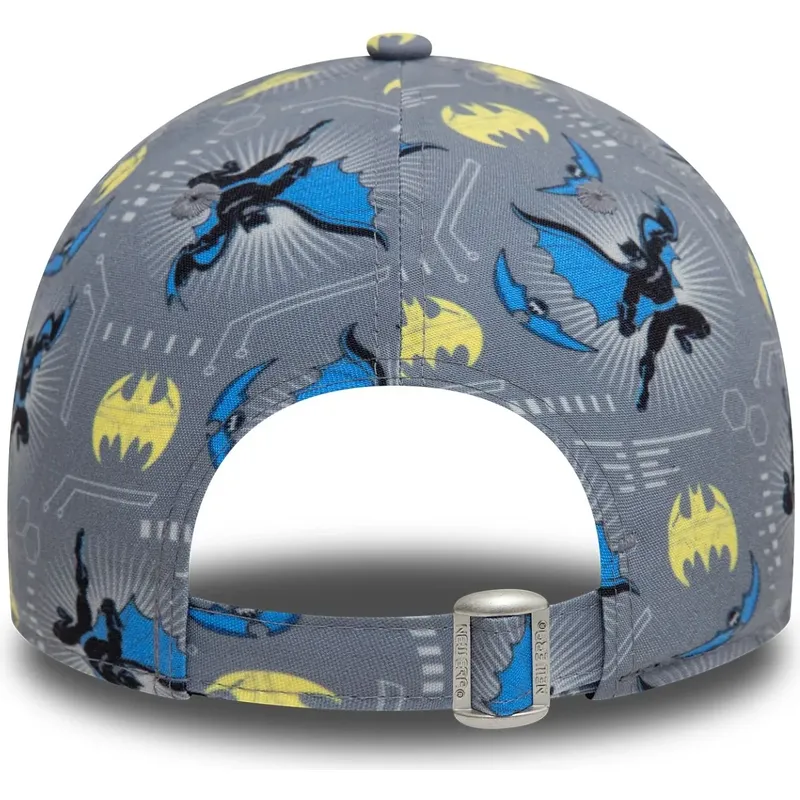 cap-zaoblena-gray-adjustable-strap-pro-deti-9forty-all-over-print-batman-dc-comics-new-era
