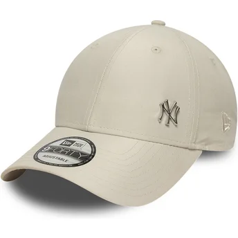 Beige justerbar 9FORTY Flawless kurvkeps New York Yankees MLB från New Era