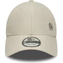 beige-verstellbare-curved-cap-9forty-flawless-der-new-york-yankees-mlb-von-new-era