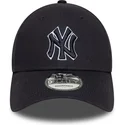 cepice-zaoblena-namornicka-modra-nastavitelny-pasek-9forty-outline-new-york-yankees-mlb-new-era