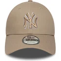 cepice-zaoblena-hneda-nastavitelny-9forty-outline-new-york-yankees-mlb-new-era