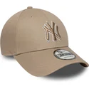 cepice-zaoblena-hneda-nastavitelny-pasek-claro-9forty-outline-new-york-yankees-mlb-new-era
