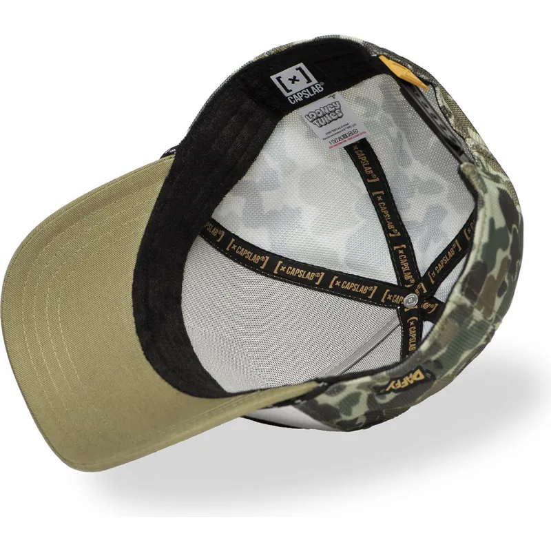 trucker-cap-weiss-und-camouflage-duffy-duck-loo11-cam-looney-tunes-von-capslab