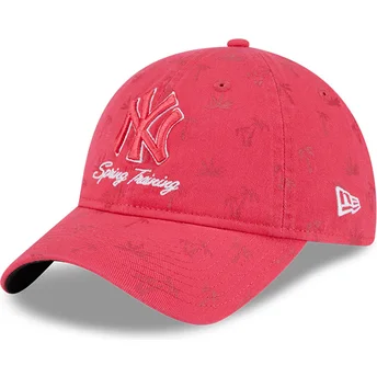 Čepice zaoblená růžová nastavitelný pásek 9TWENTY Pattern Spring Training Fan Pack 2025 New York Yankees MLB New Era