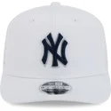 weisse-trucker-kappe-9seventy-perf-spring-training-fan-pack-2025-der-new-york-yankees-mlb-von-new-era