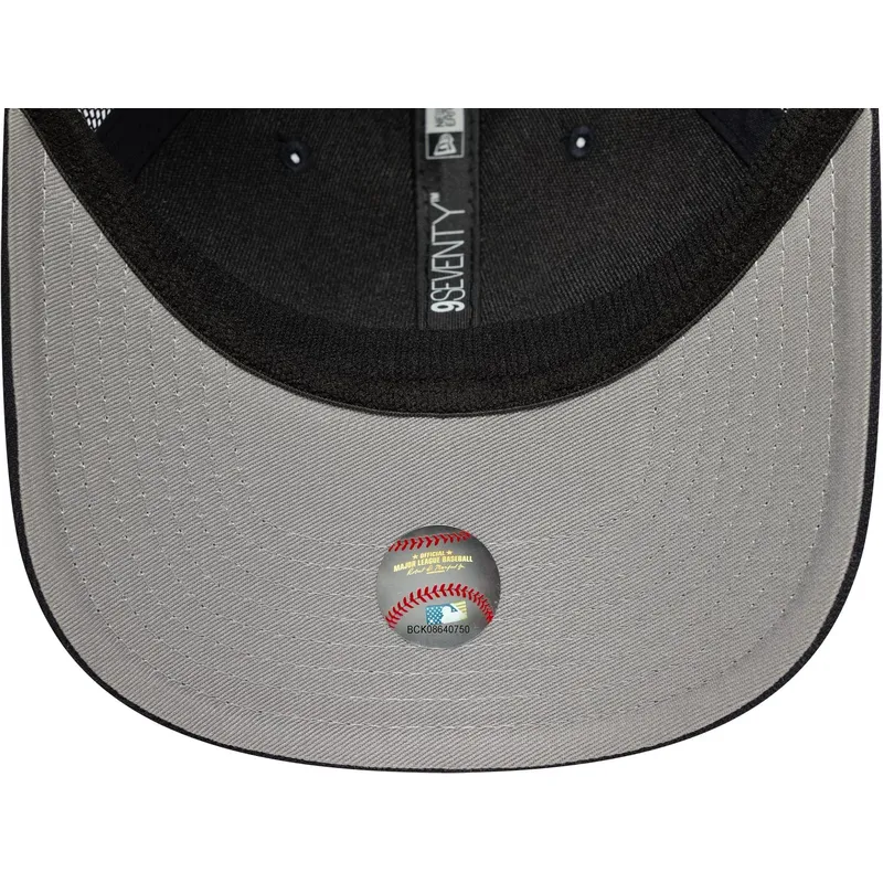 cap-zaoblena-navy-blue-snapback-9seventy-stretch-snap-new-york-yankees-mlb-new-era