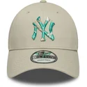 beige-verstellbare-9forty-seasonal-infill-kappe-der-new-york-yankees-mlb-von-new-era
