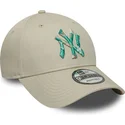 beige-verstellbare-9forty-seasonal-infill-kappe-der-new-york-yankees-mlb-von-new-era