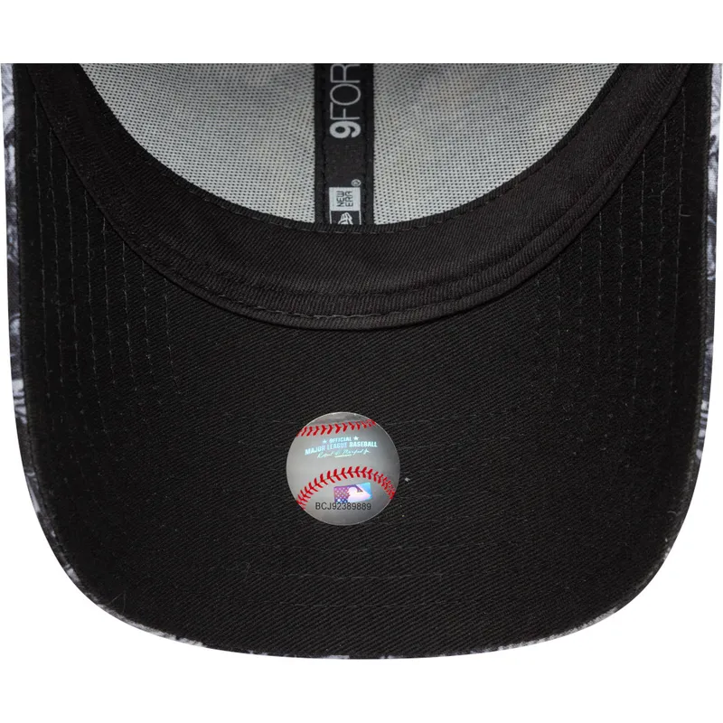 cepice-zaoblena-cerna-nastavitelny-9forty-all-over-print-new-york-yankees-mlb-new-era cepice-zaoblena-cerna-nastavitelny-9forty-all-over-print-new-york-yankees-mlb-new-era