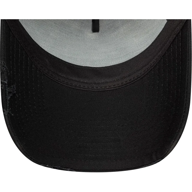 cepice-zaoblena-cerna-snapback-a-frame-oval-distress-patch-new-era