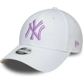 Weiße, verstellbare Damen-Cap mit gebogenem Schirm und violettem Logo 9FORTY League Essential der New York Yankees MLB von New E