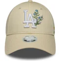beige-verstellbare-damenkappe-mit-gebogenem-schirm-9forty-floral-icon-der-los-angeles-dodgers-mlb-von-new-era