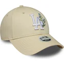 beige-verstellbare-damenkappe-mit-gebogenem-schirm-9forty-floral-icon-der-los-angeles-dodgers-mlb-von-new-era