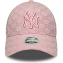 verstellbare-rosa-damenkappe-mit-gebogenem-schirm-9forty-floral-towelling-der-new-york-yankees-mlb-von-new-era