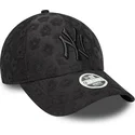 verstellbare-schwarze-damen-cap-9forty-floral-towelling-der-new-york-yankees-mlb-von-new-era