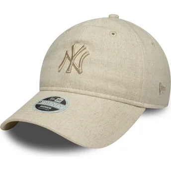 Beige verstellbare Damenkappe mit gebogenem Schirm und beigem Logo 9TWENTY Linen der New York Yankees MLB von New Era