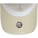 beige-verstellbare-damenkappe-mit-gebogenem-schirm-und-beigem-logo-9twenty-linen-der-new-york-yankees-mlb-von-new-era