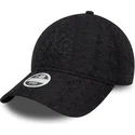 schwarze-verstellbare-damen-cap-mit-gebogenem-schirm-und-schwarzem-9twenty-new-york-yankees-mlb-logo-von-new-era