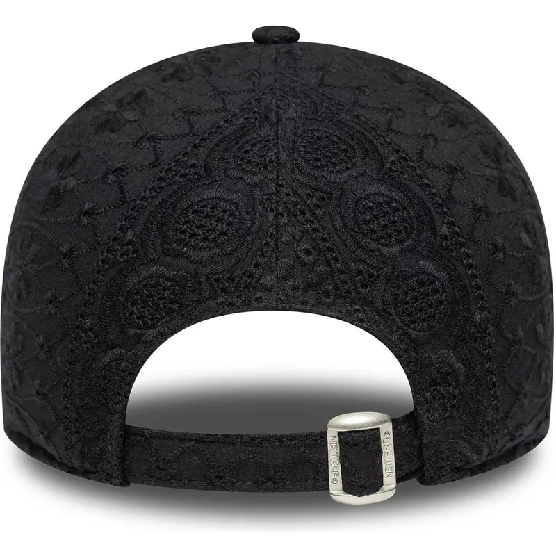 cepice-zaoblena-cerna-nastavitelny-pasek-9twenty-broderie-new-york-yankees-mlb-new-era