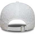 cepice-zaoblena-bila-nastavitelny-9twenty-broderie-new-york-yankees-mlb-new-era