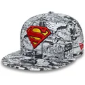 schwarze-snapback-kappe-fur-kinder-9fifty-all-over-print-superman-dc-comics-von-new-era