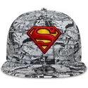 schwarze-flache-snapback-kappe-fur-kinder-9fifty-all-over-print-von-superman-dc-comics-von-new-era