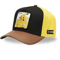 snapbackkeps-med-bojd-skarm-i-svart-gult-och-brunt-pikachu-pmk6-pik-pokemon-fran-capslab